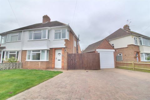 View Full Details for Mayfield Drive, Caversham, Reading