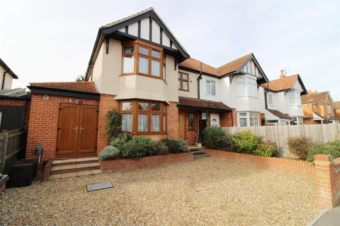 View Full Details for Buxton Avenue, Caversham Heights, Reading