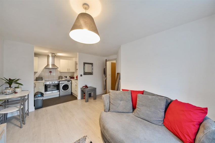 Images for Marshland Square, Emmer Green, Reading