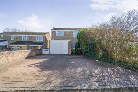 View Full Details for Blackwater Close, Caversham, Reading
