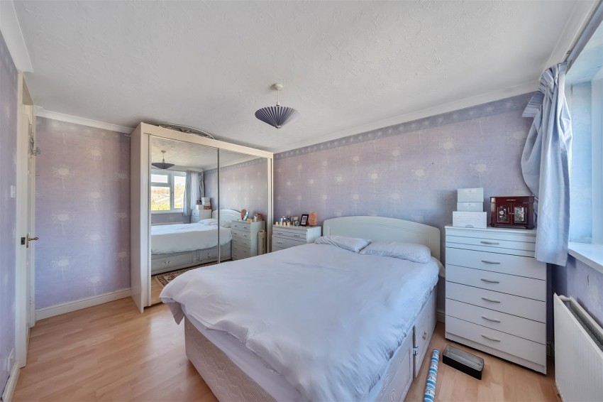 Images for Carisbrooke Close, Caversham, Reading