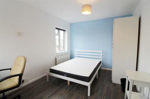 View Full Details for Gosbrook Road, Caversham, Reading
