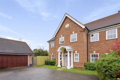 View Full Details for Copperfields, Caversham Heights, Reading