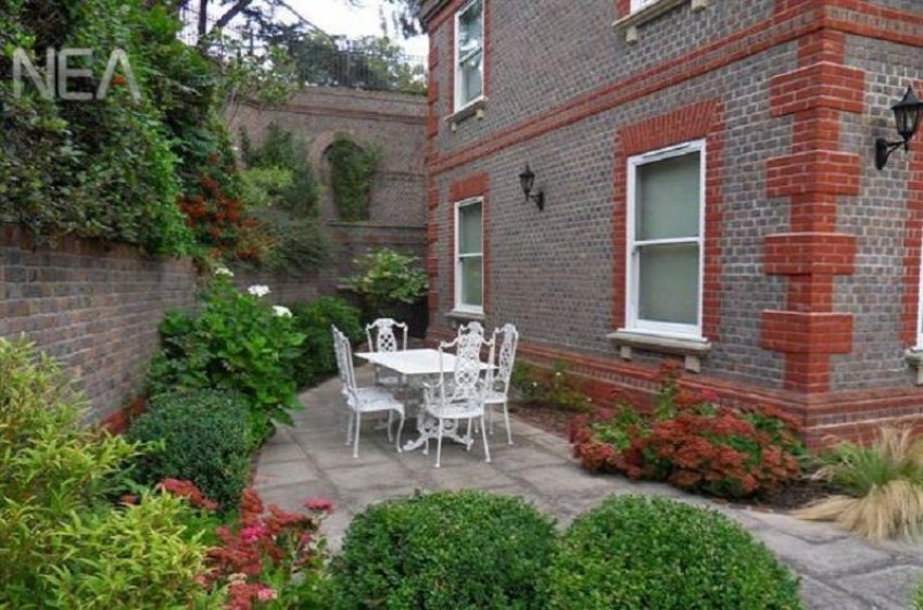 Images for Treetops, Caversham, Reading