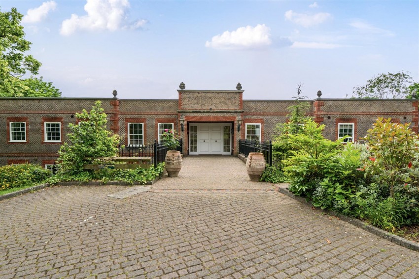 Images for Treetops, Caversham, Reading