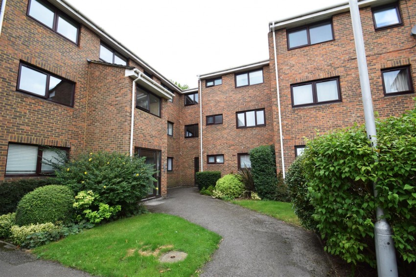Images for Cardinal Close, Caversham, Reading
