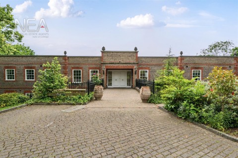 View Full Details for Treetops, Caversham, Reading