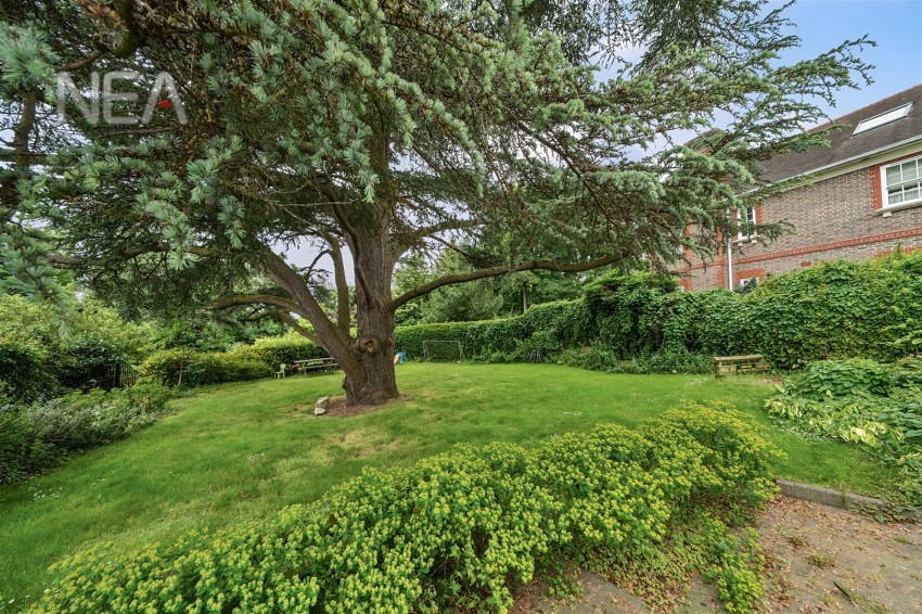 Images for Treetops, Caversham, Reading