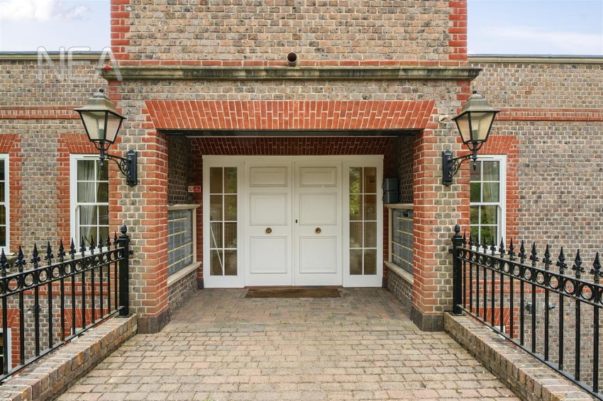 Images for Treetops, Caversham, Reading