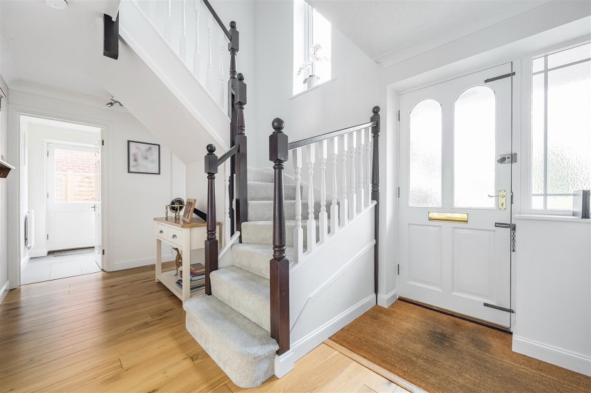 Images for Hunters Chase, Caversham, Reading