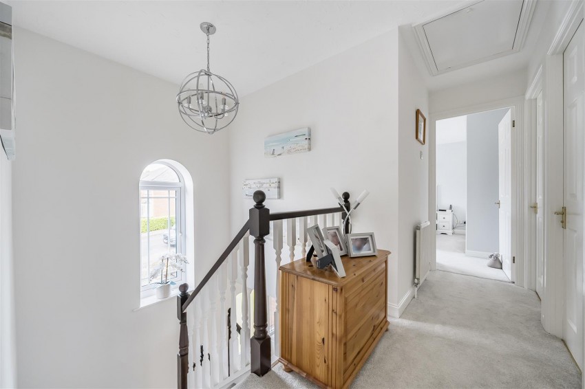 Images for Hunters Chase, Caversham, Reading
