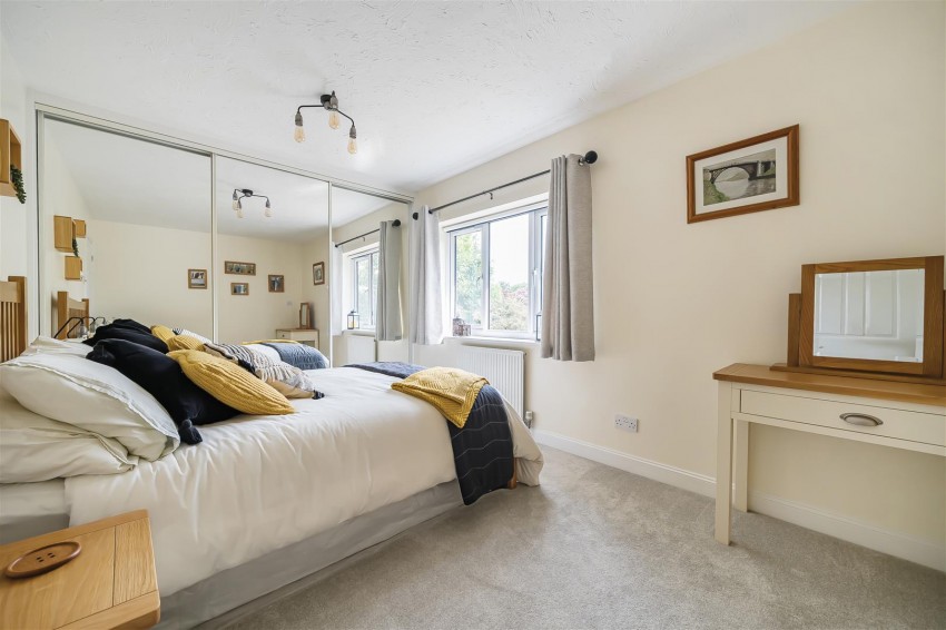 Images for Hunters Chase, Caversham, Reading