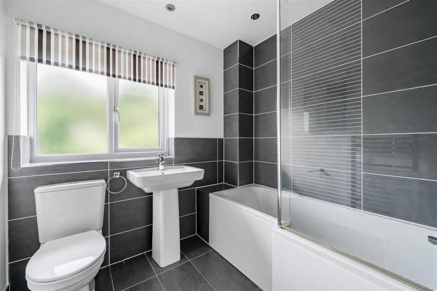 Images for Hunters Chase, Caversham, Reading