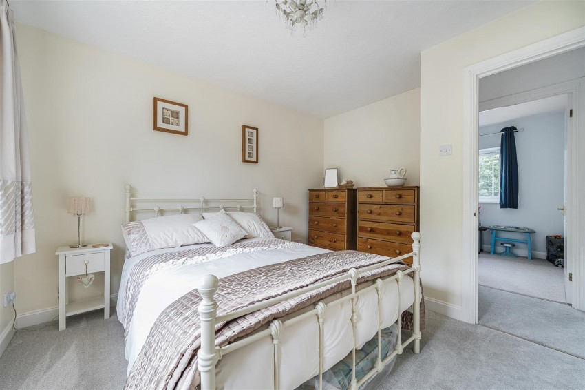 Images for Hunters Chase, Caversham, Reading