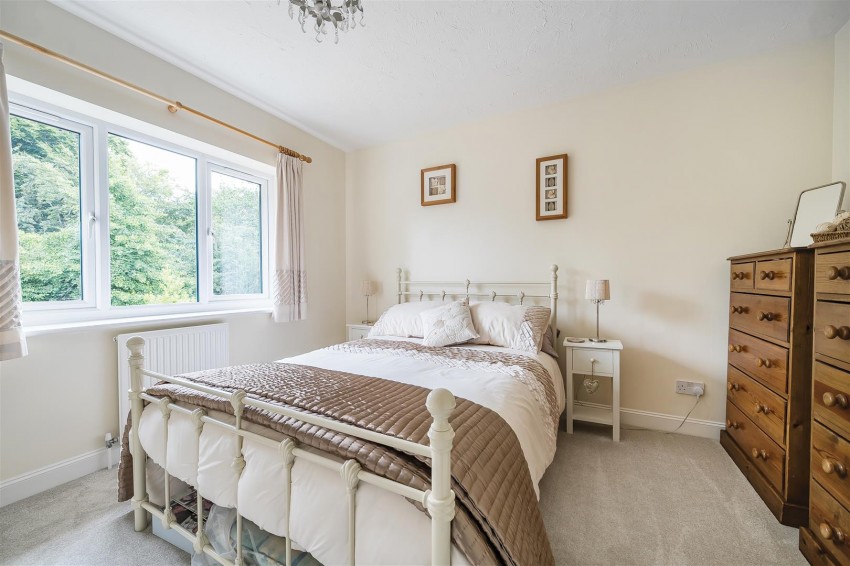 Images for Hunters Chase, Caversham, Reading