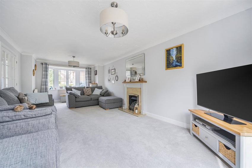 Images for Hunters Chase, Caversham, Reading