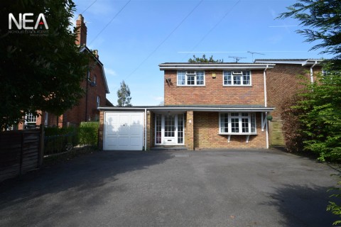 View Full Details for Woodcote Road, Caversham, Reading