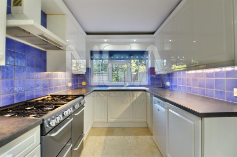 View Full Details for Woodcote Road, Caversham, Reading