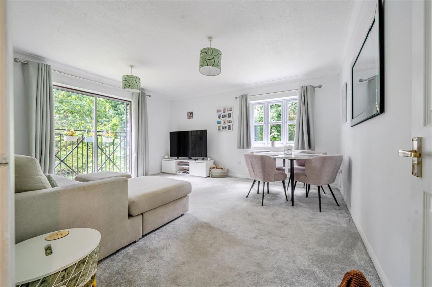 Images for Balmore Park, Caversham, Reading