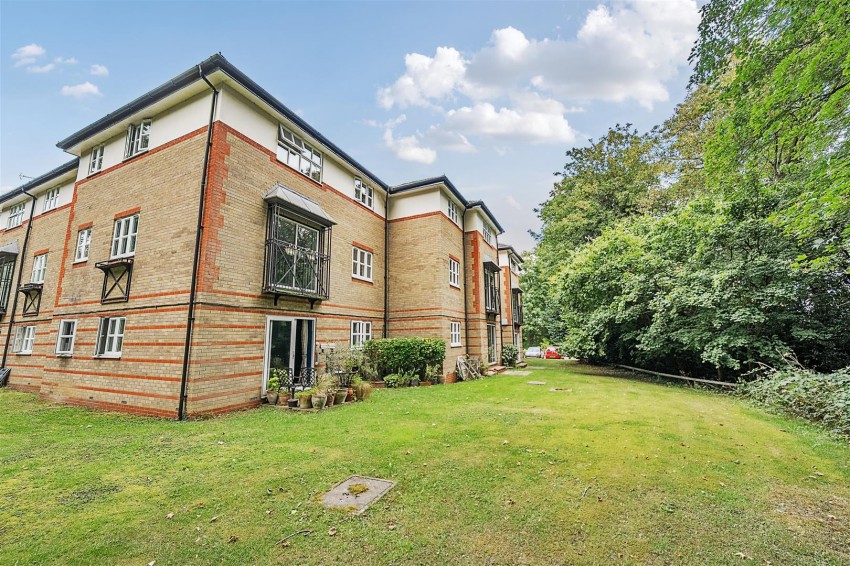 Images for Balmore Park, Caversham, Reading