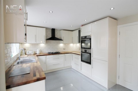 View Full Details for Henley Road, Caversham, Reading