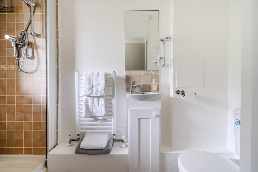 Images for Heron Island, Caversham, Reading
