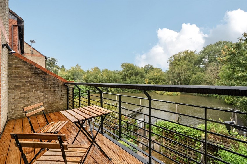 Images for Heron Island, Caversham, Reading