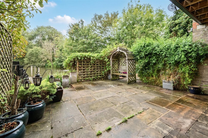 Images for Heron Island, Caversham, Reading
