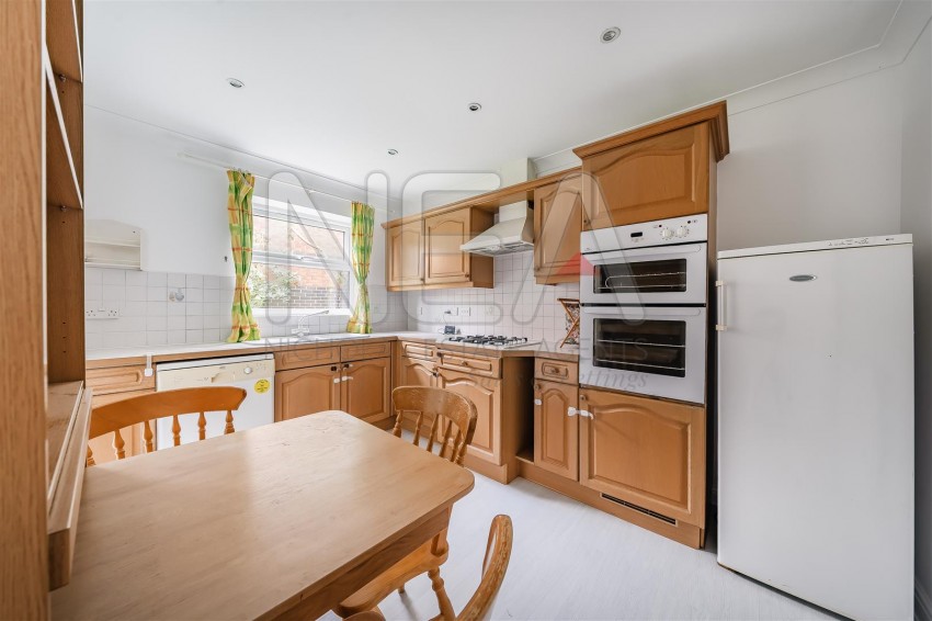 Images for Rhigos, Emmer Green, Reading