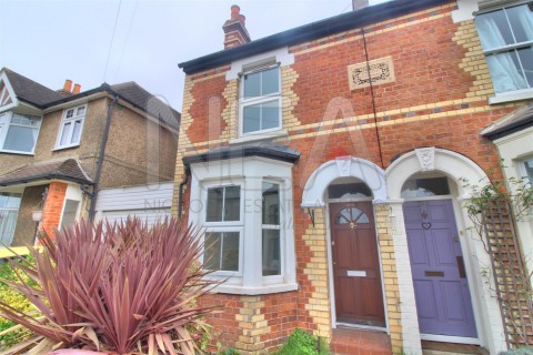View Full Details for Gosbrook Road, Caversham, Reading