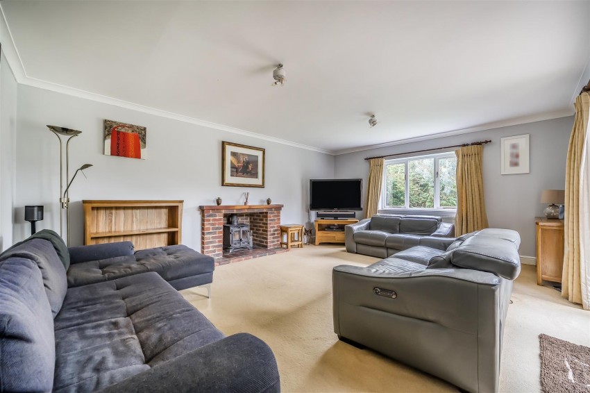 Images for The Hamlet, Gallowstree Common, Reading