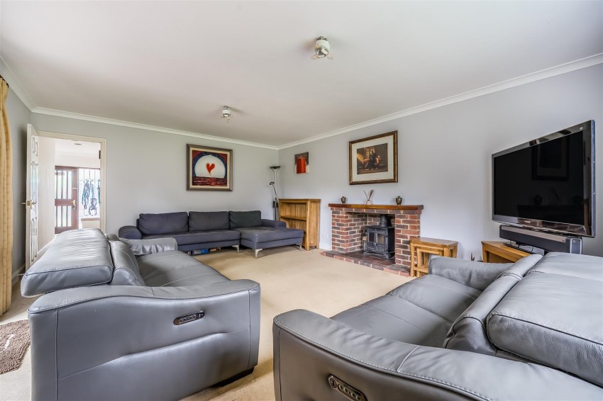 Images for The Hamlet, Gallowstree Common, Reading