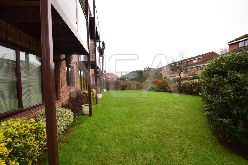 Images for Cardinal Close, Caversham, Reading