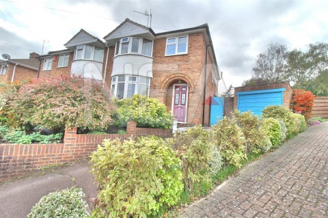 View Full Details for Wrenfield Drive, Caversham, Reading