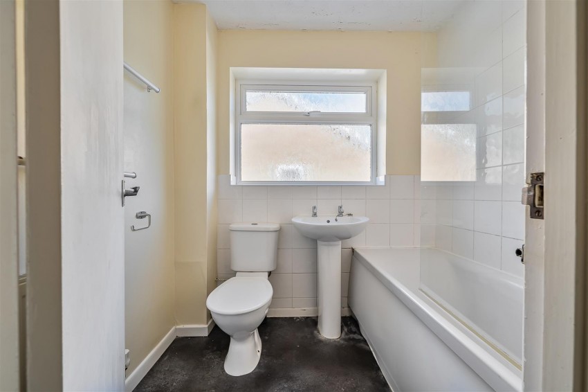 Images for Venetia Close Emmer Green Berkshire