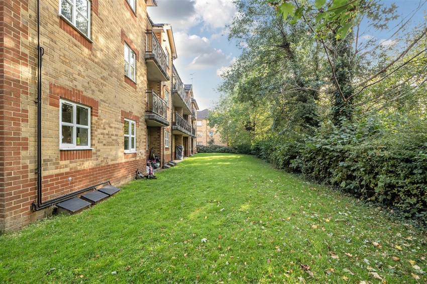 Images for Elliotts Way, Caversham, Reading