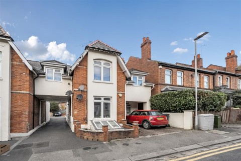 View Full Details for Westfield Road, Caversham, Reading