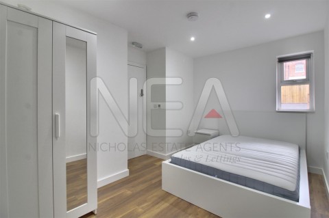 View Full Details for Norfolk Road, West Reading