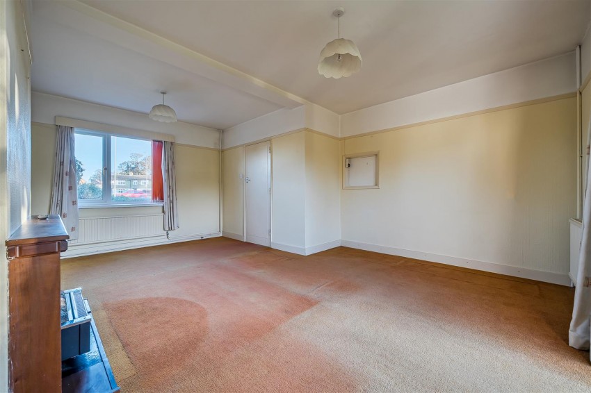 Images for Buckingham Drive, Emmer Green, Reading