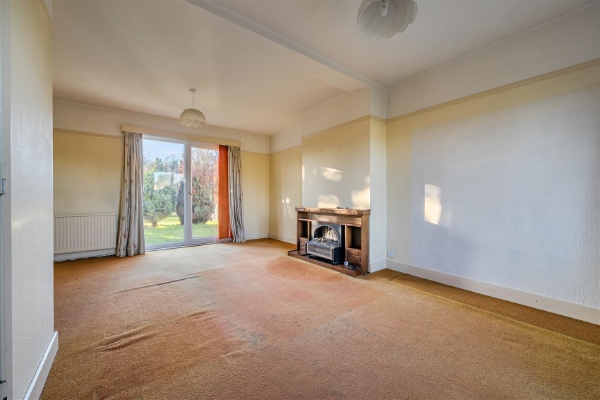 Images for Buckingham Drive, Emmer Green, Reading