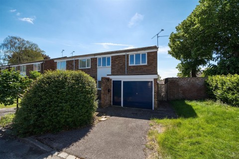 View Full Details for Highbridge Close, Caversham, Reading