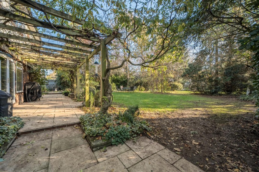 Images for Coopers Pightle, Kidmore End, Reading