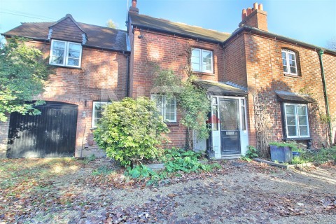 View Full Details for Woodcote Road, Caversham, Reading
