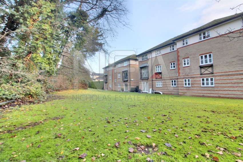 Images for Balmore Park, Caversham, Reading