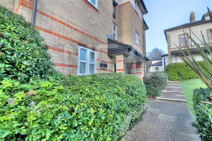 Images for Balmore Park, Caversham, Reading