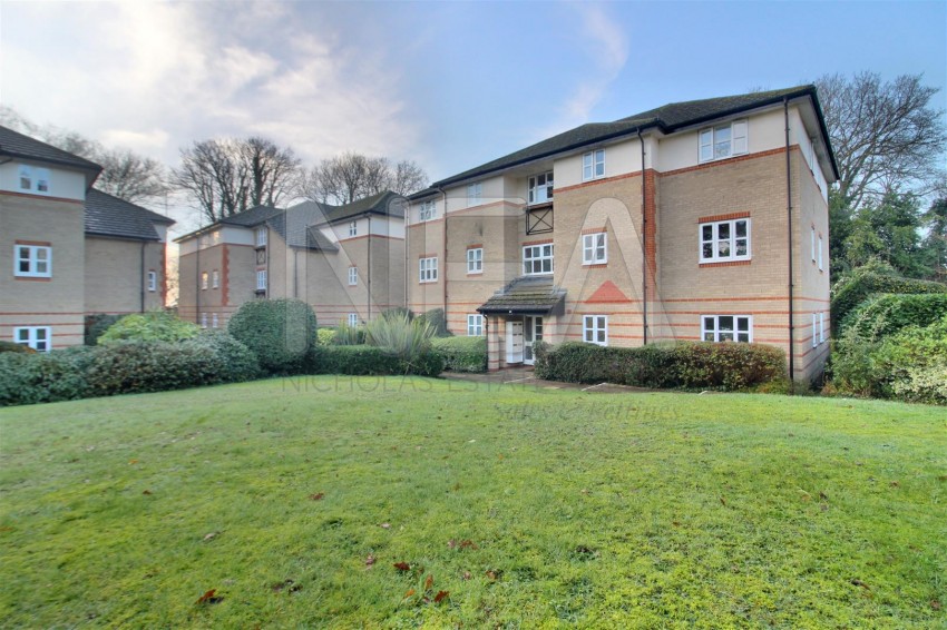 Images for Balmore Park, Caversham, Reading