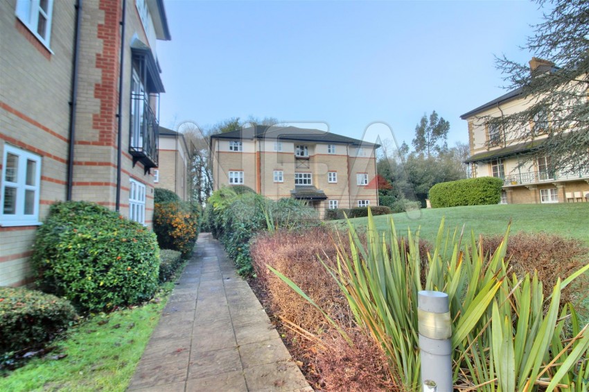 Images for Balmore Park, Caversham, Reading