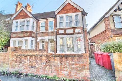 View Full Details for St. Annes Road, Caversham, Reading