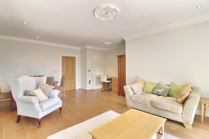 Images for Treetops, Caversham, Reading