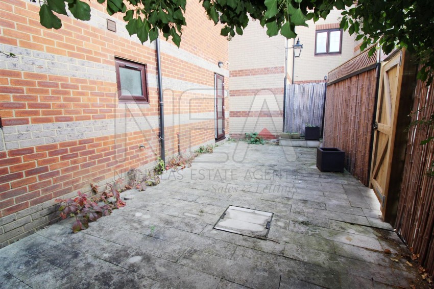 Images for Simmonds Street, Holybrook, Reading